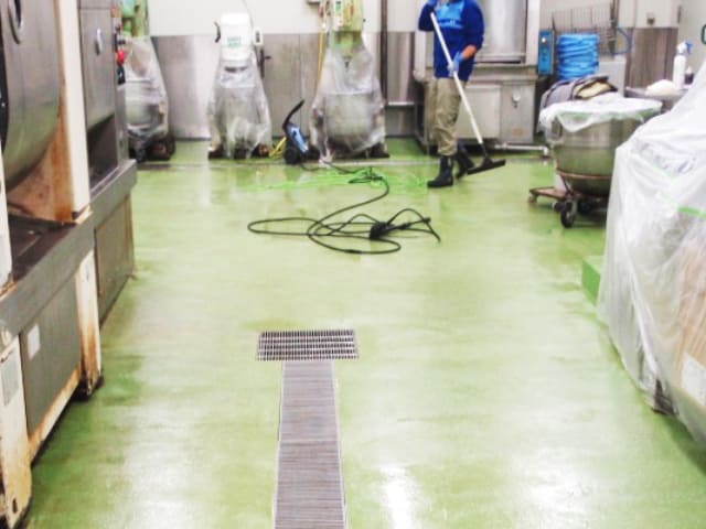 工場床・カビ除去洗浄施工　施工後